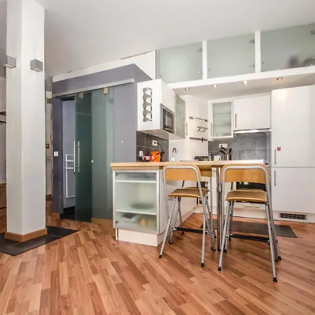 Bel 3 Etoiles Avec Balcon Au Coeur De - Fr-1-343-165 *