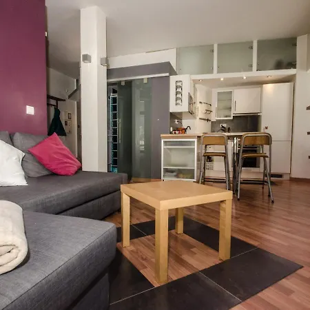 Bel 3 Etoiles Avec Balcon Au Coeur De - Fr-1-343-165 *