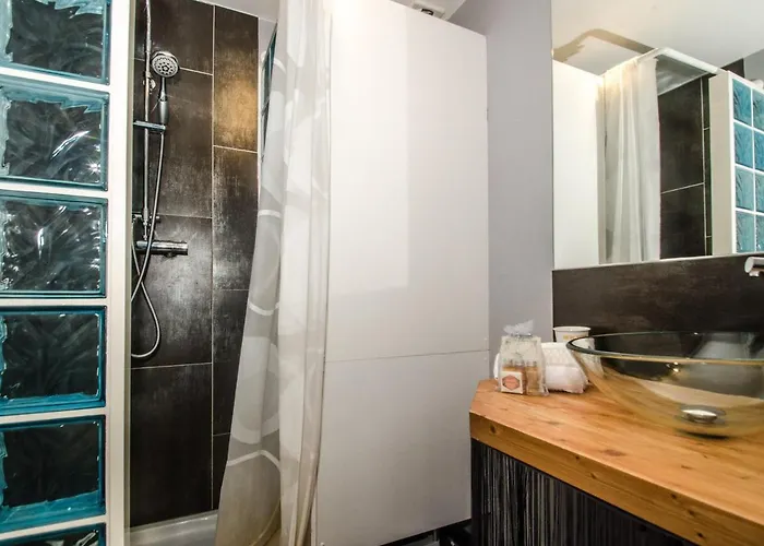 Bel 3 Etoiles Avec Balcon Au Coeur De - Fr-1-343-165 Apartmán